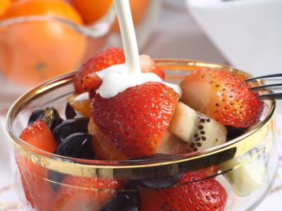 supportan, papildoma mityba, mitybos papildai, vaisiu salotos, proteininiai maisto papildai